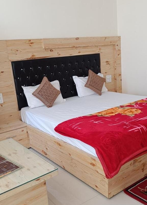 Uk09 Hotel & Restaurant