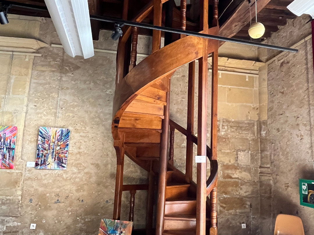 Tour Saint-Nicolas-Paray Le Monial必去景点