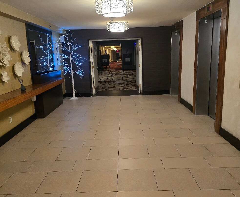 纽瓦克机场万丽酒店主图