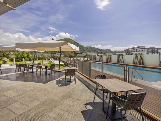 萨勒诺东部雷其诺富特酒店主图