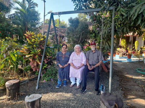 Riverside Retreat主图