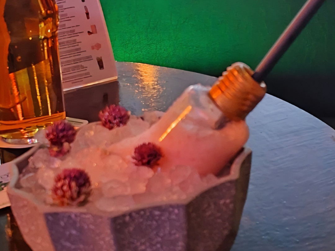 Legends Bar-阿尔布赞拉必去景点