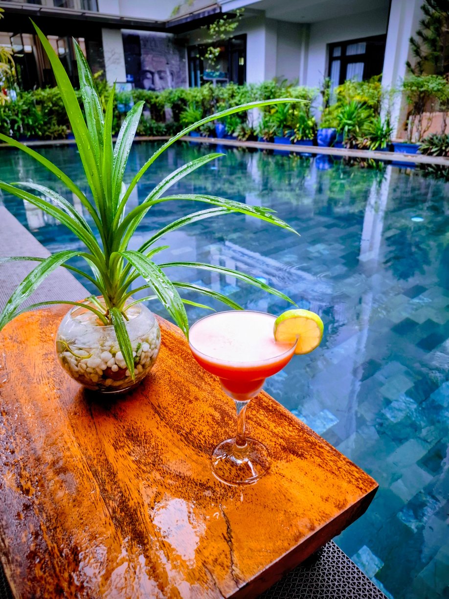 巴戎现代公寓酒店-泳池