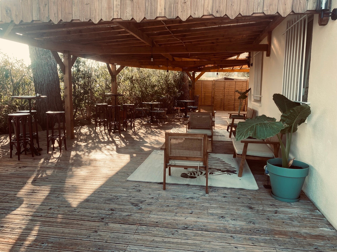 Port-Saint-Louis-du-Rhone酒店住宿-阿祖尔酒店