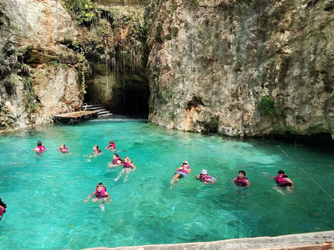 Cenote Santa Rosa-Homun必去景点
