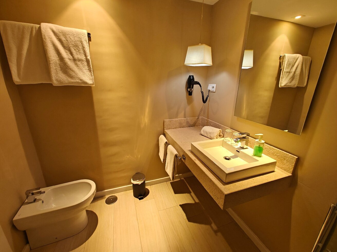 OYO阿尔托拉酒店主图