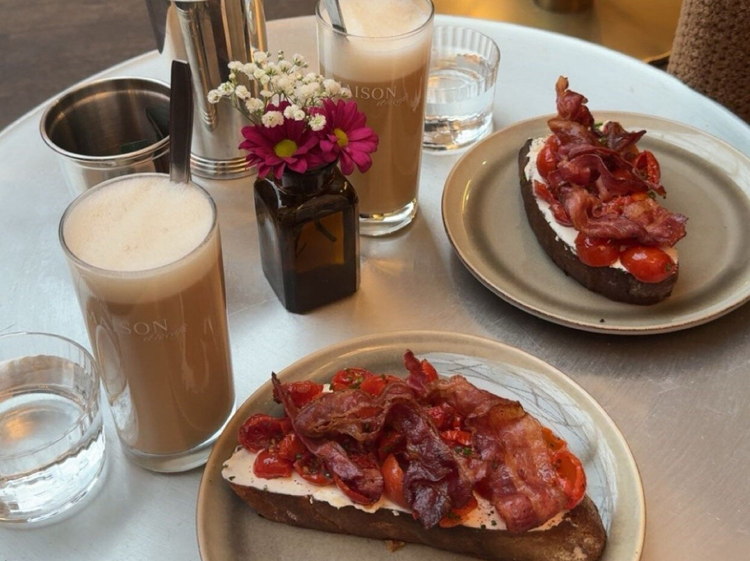 Maison et le café Bern