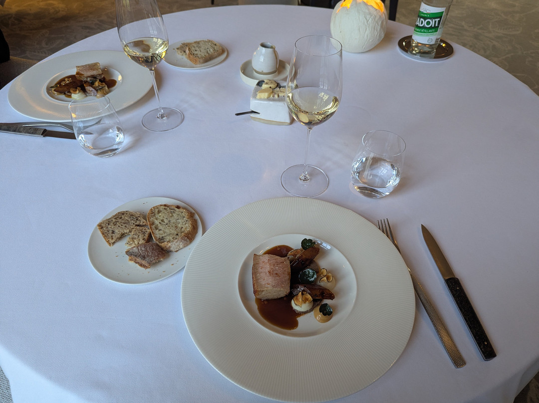 阿巴耶维勒内弗酒店主图