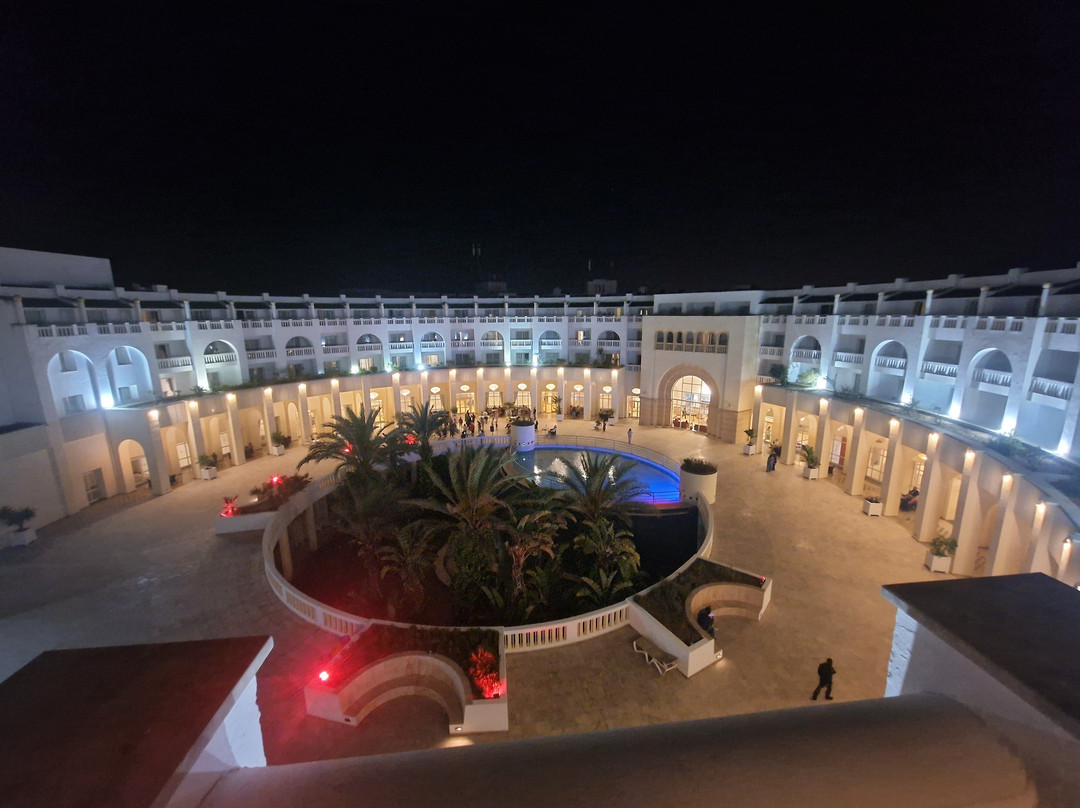 麦地那日光浴及海水浴酒店主图
