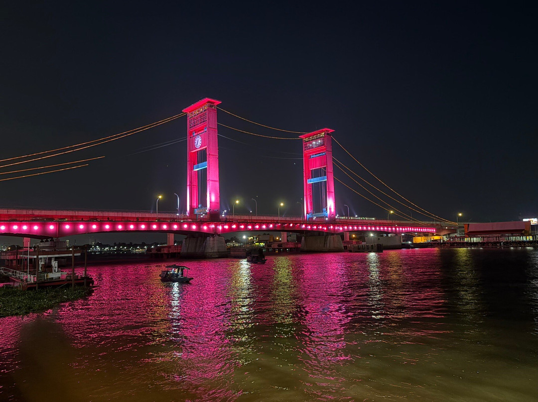 Ampera Bridge-巨港必去景点
