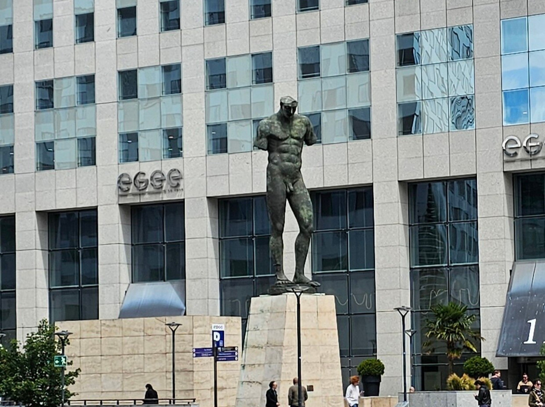 Statue Icare-Courbevoie必去景点
