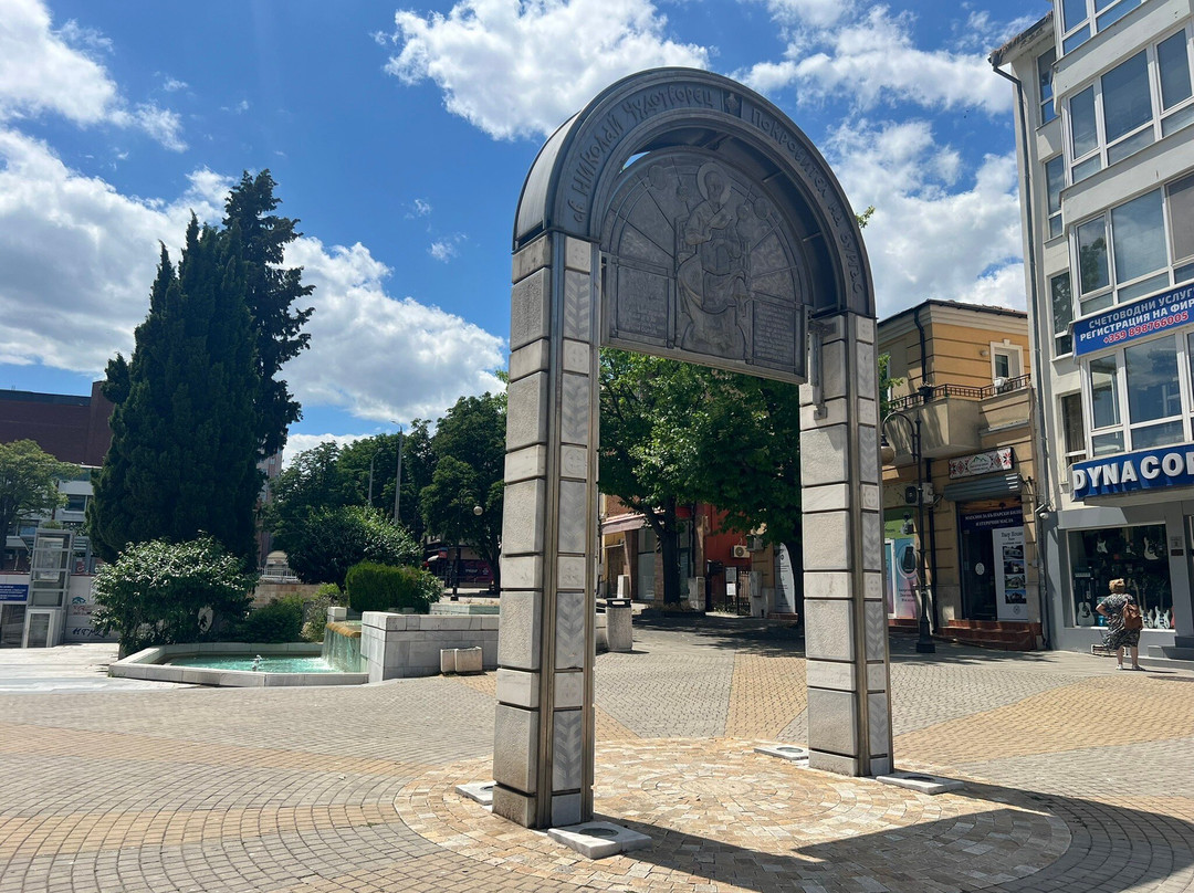 Arch of St. Nicholas-布尔加斯必去景点