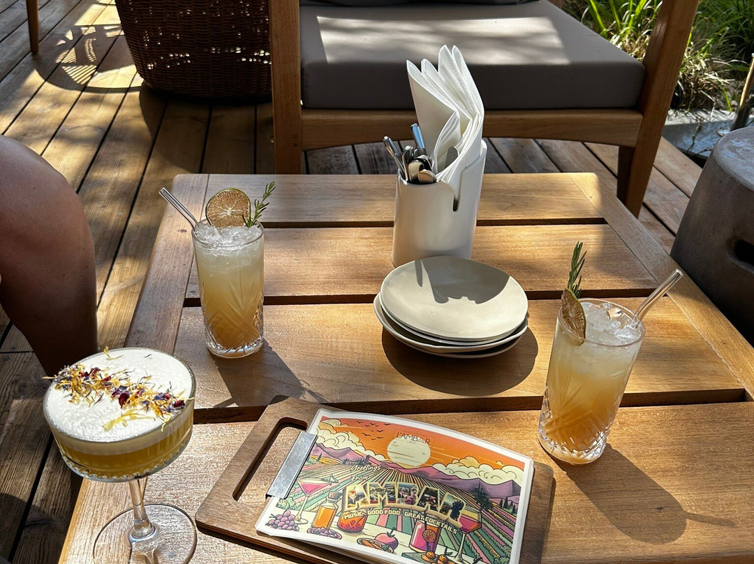 L'ambar Sunset Lounge
