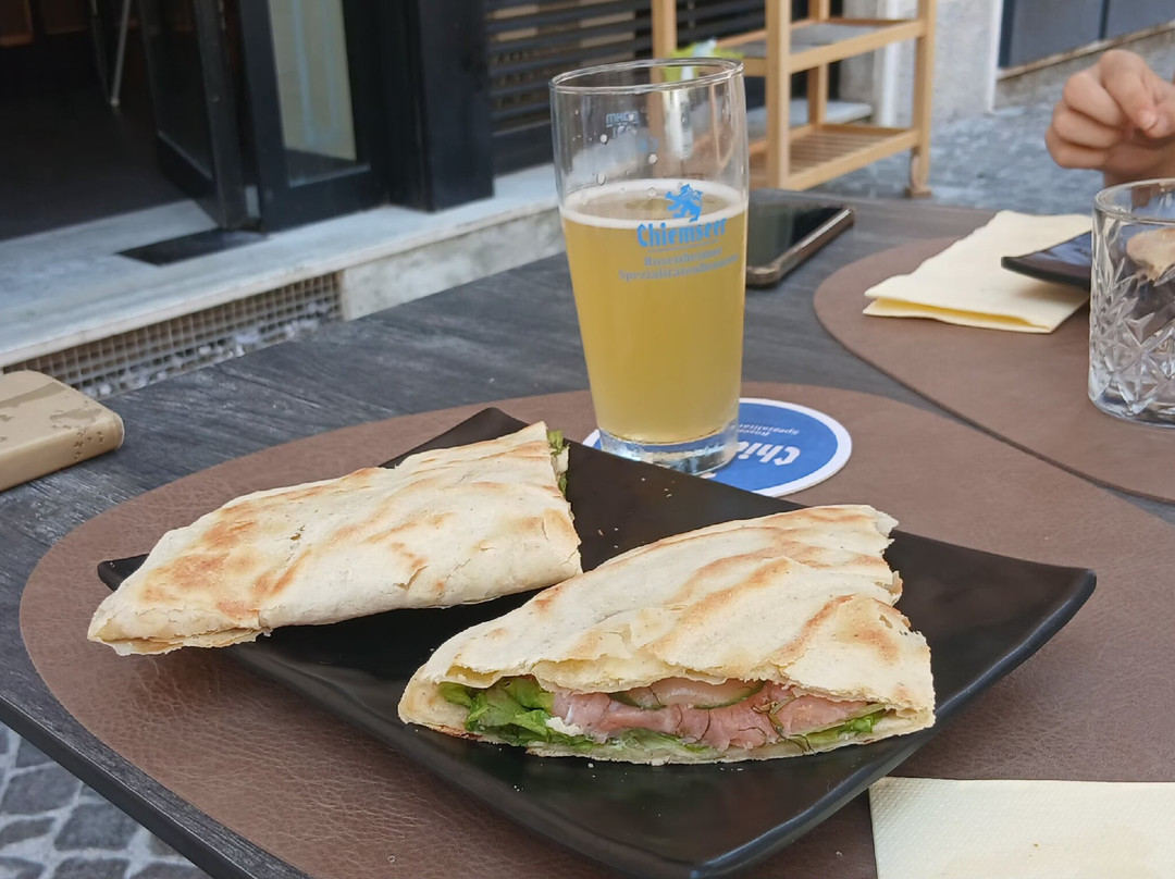 Ekru La Cresceria