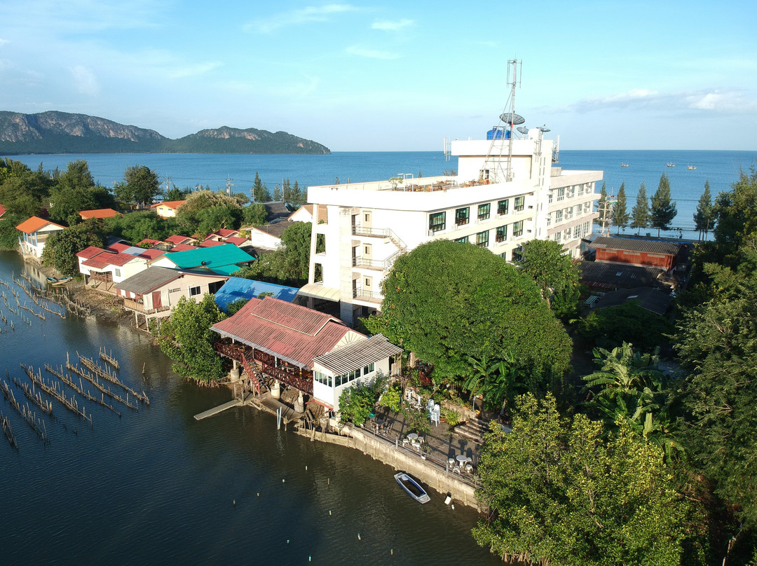 黄金海滩精品度假村