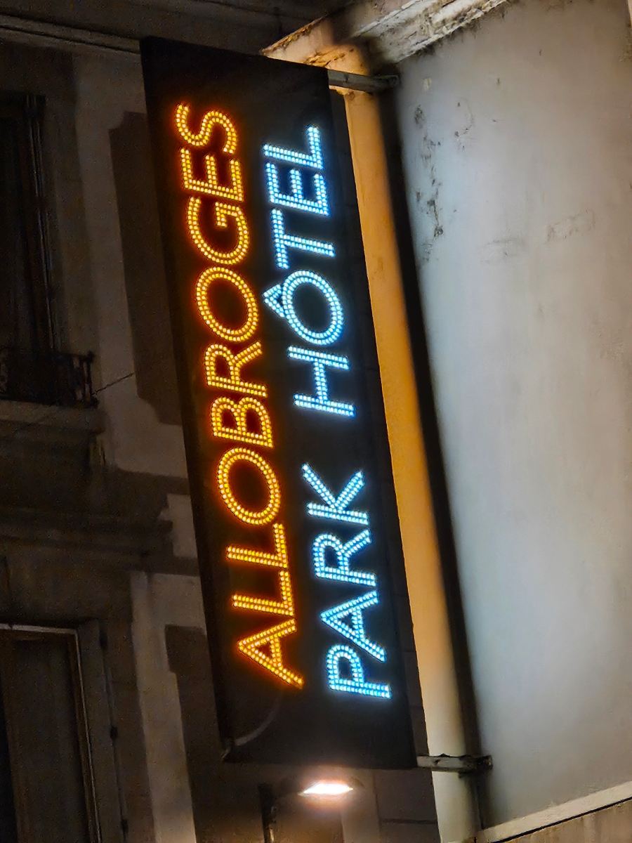阿洛布罗基斯公园酒店-旅行者