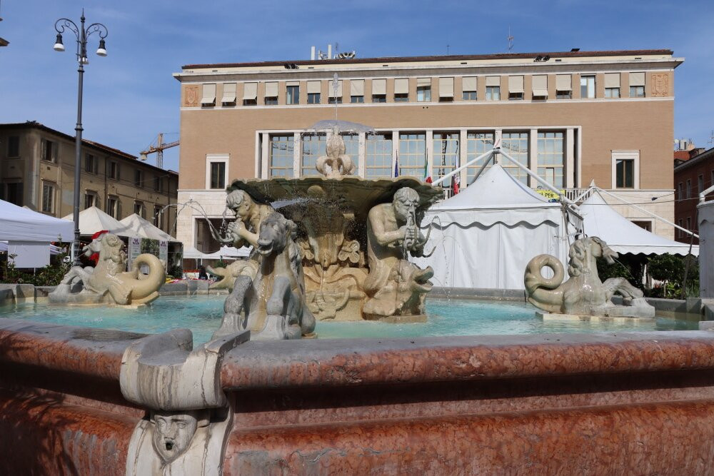 Fontana Di Piazza Del Popolo-Tre Ponti必去景点