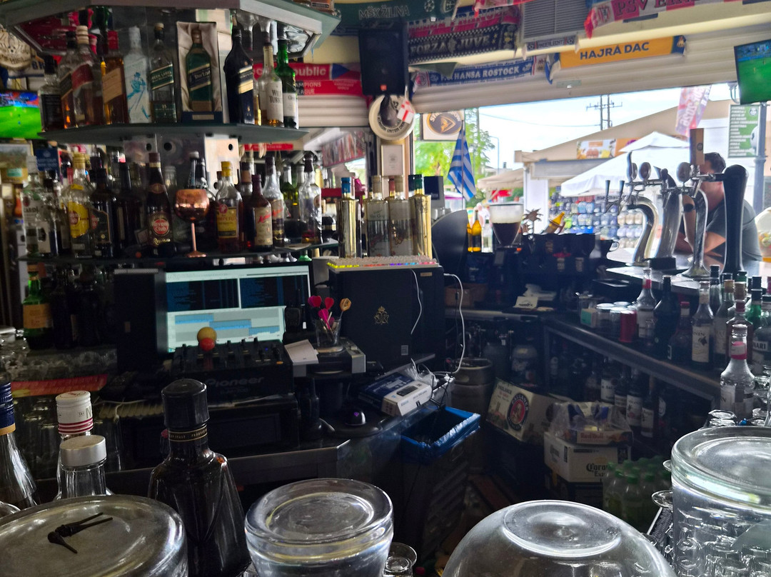 Oasis Cocktail Bar-科林比亚必去景点