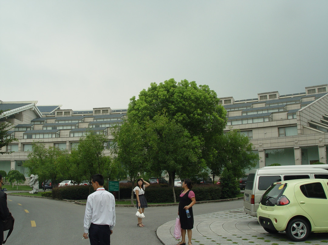 蓝天白云会展中心