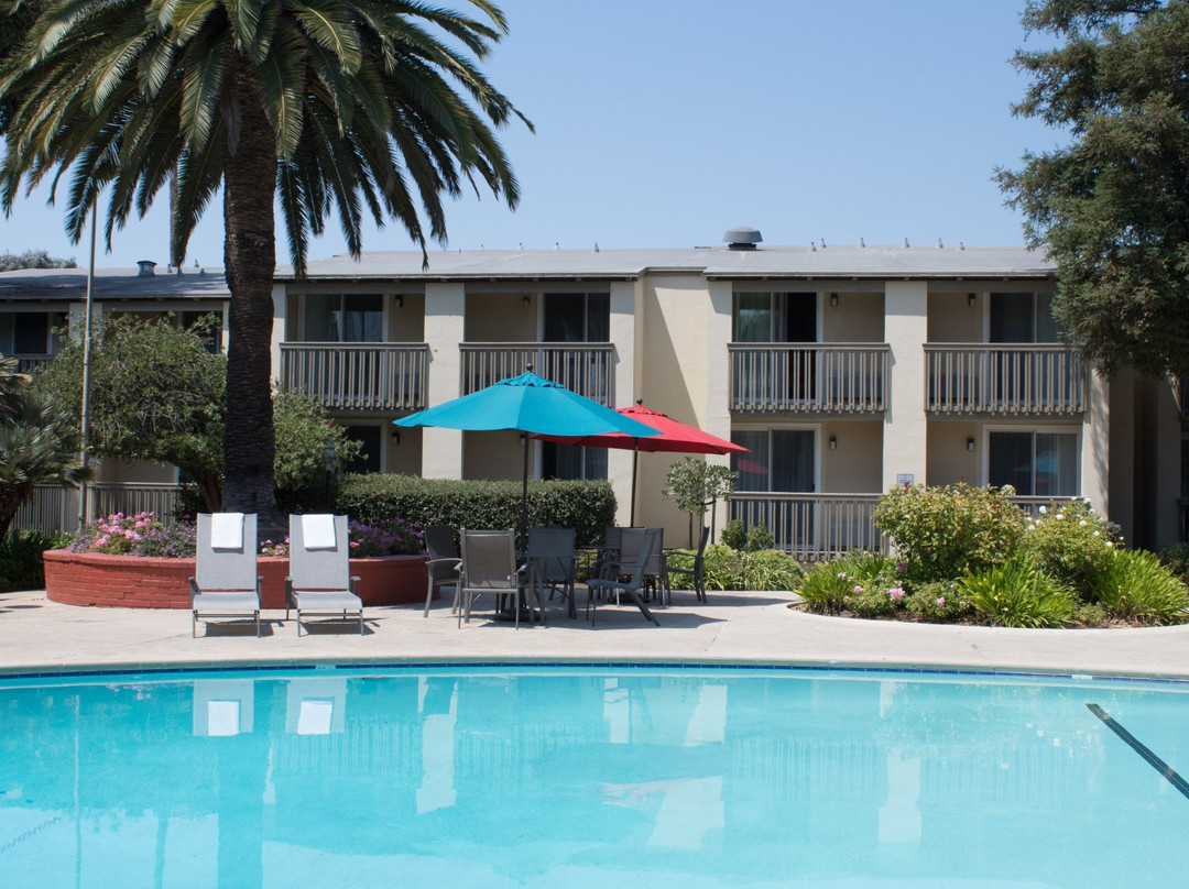 莱德伍德城晚安旅馆主图