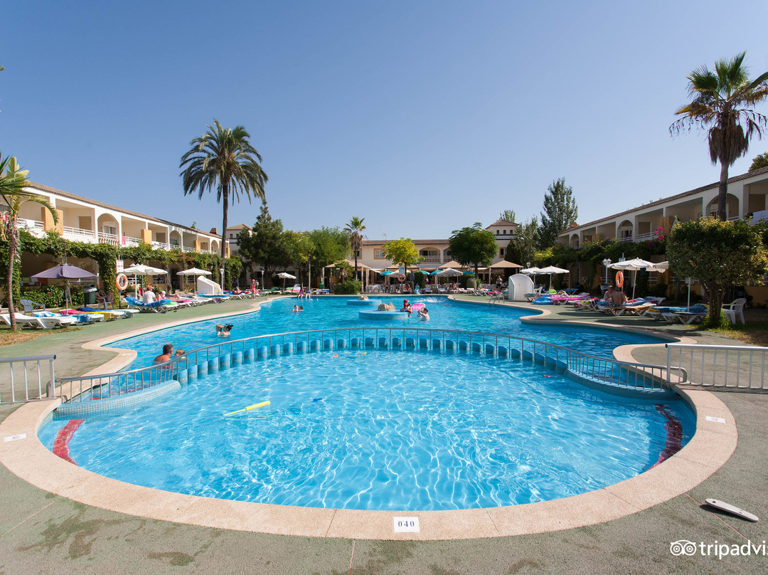 Mariner Club Apartments