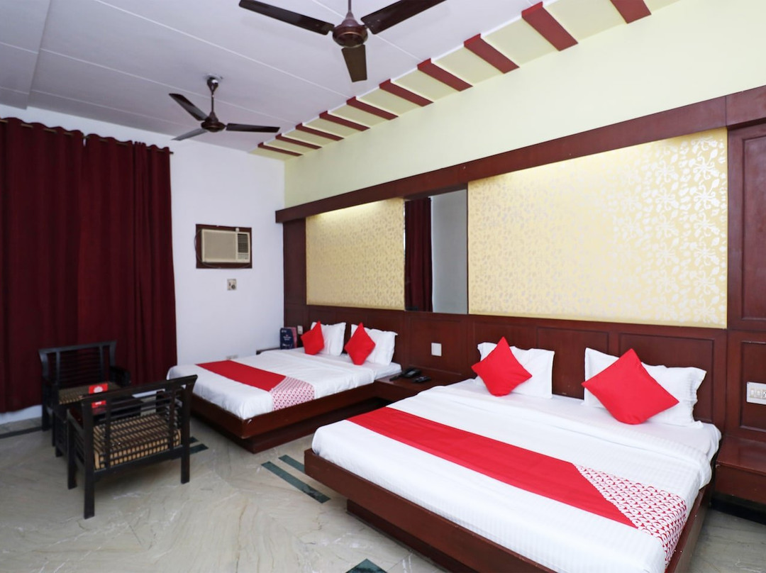 OYO 15383 Hotel Grand Melrose