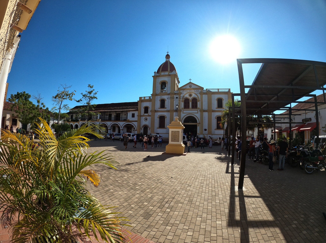 Plaza Santa Barbara Select