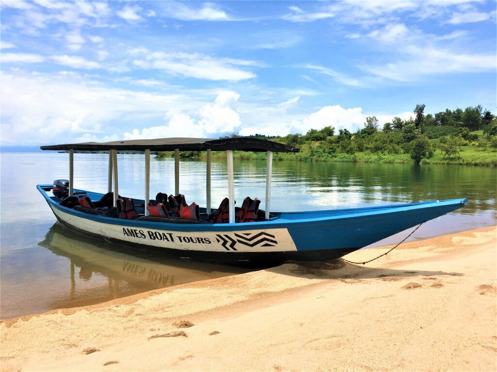 Ames Boat Tours景点图片