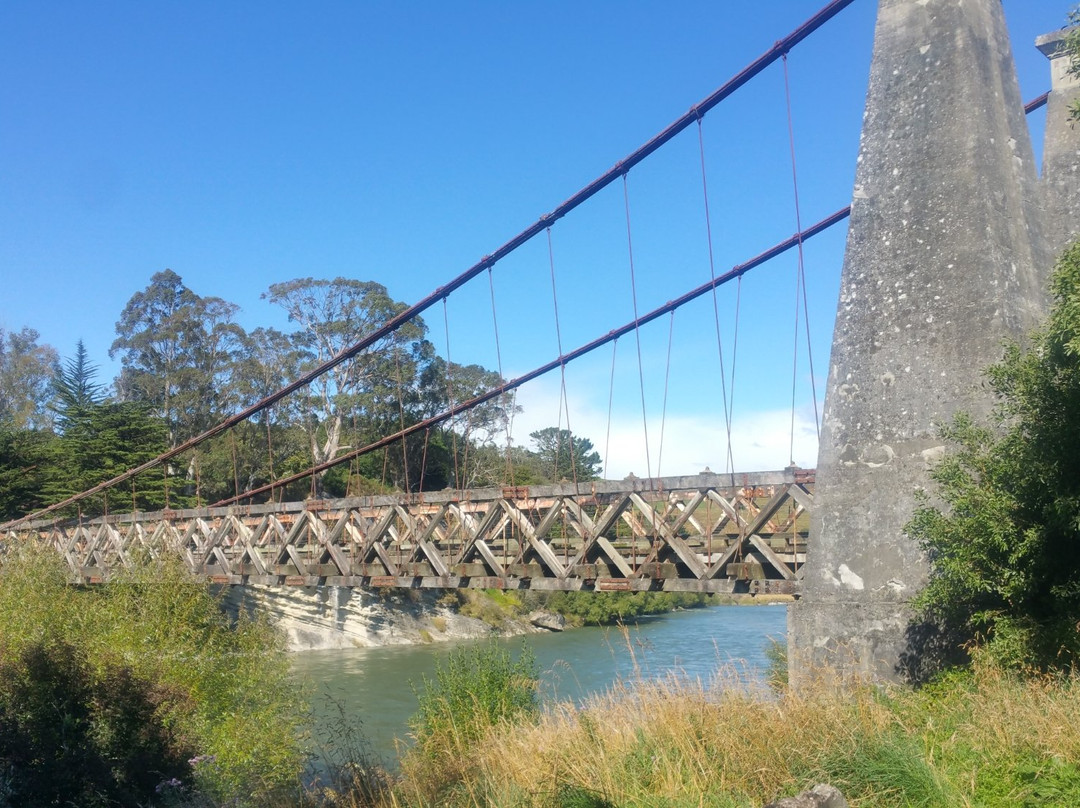 Clifden Suspension Bridge景点图片