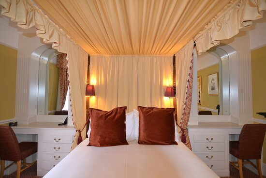 Angel and Royal Hotel主图