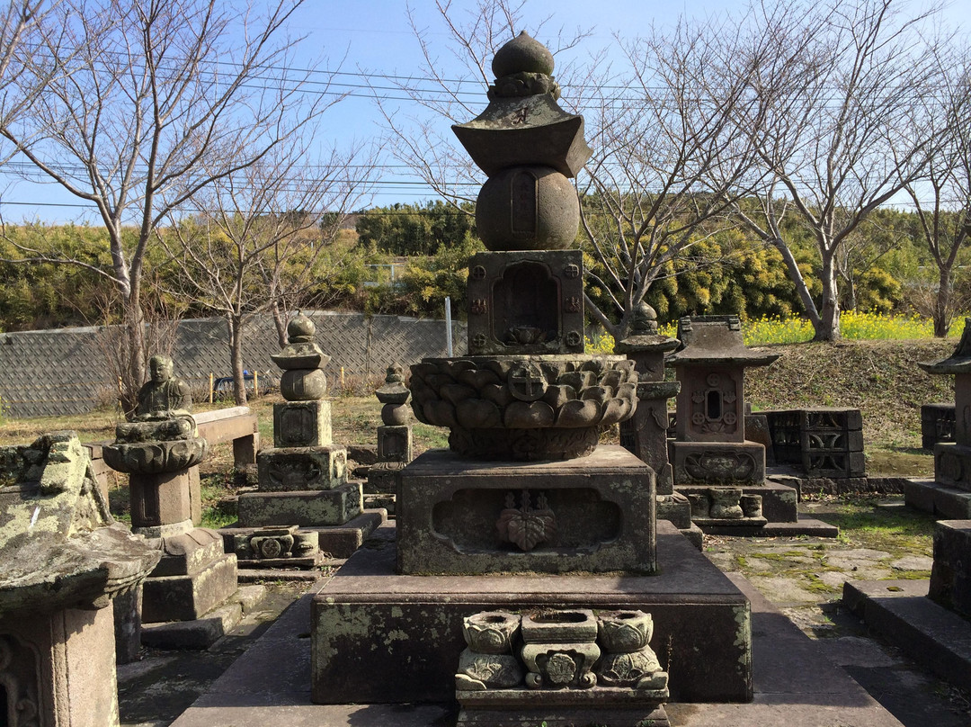 Hanaoka Shimadu Family Gravesites景点图片