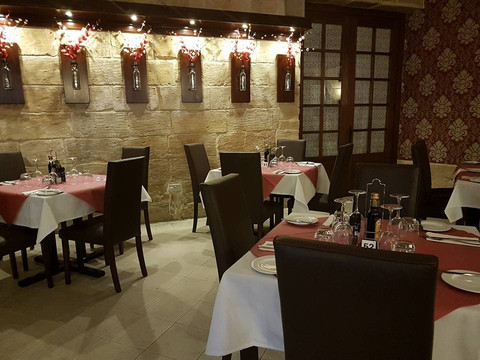 Iklin餐馆和美食-Il Cortile Wine & Dine