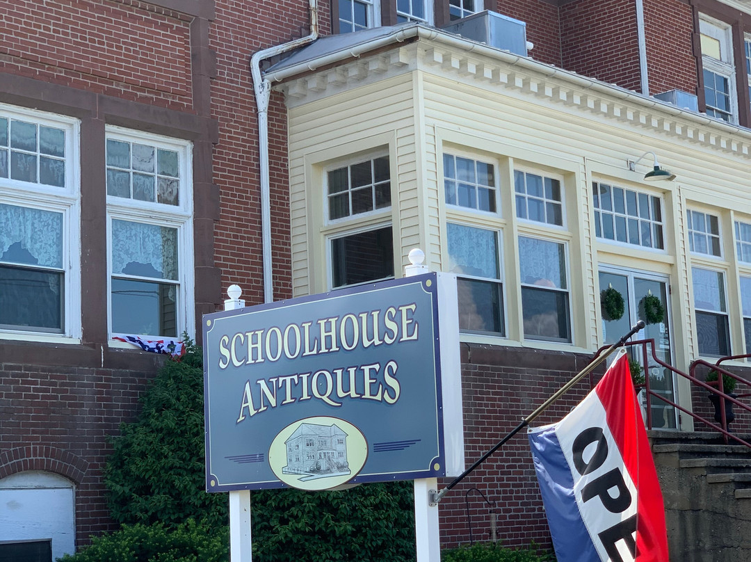 Schoolhouse Antiques-Palmyra必去景点