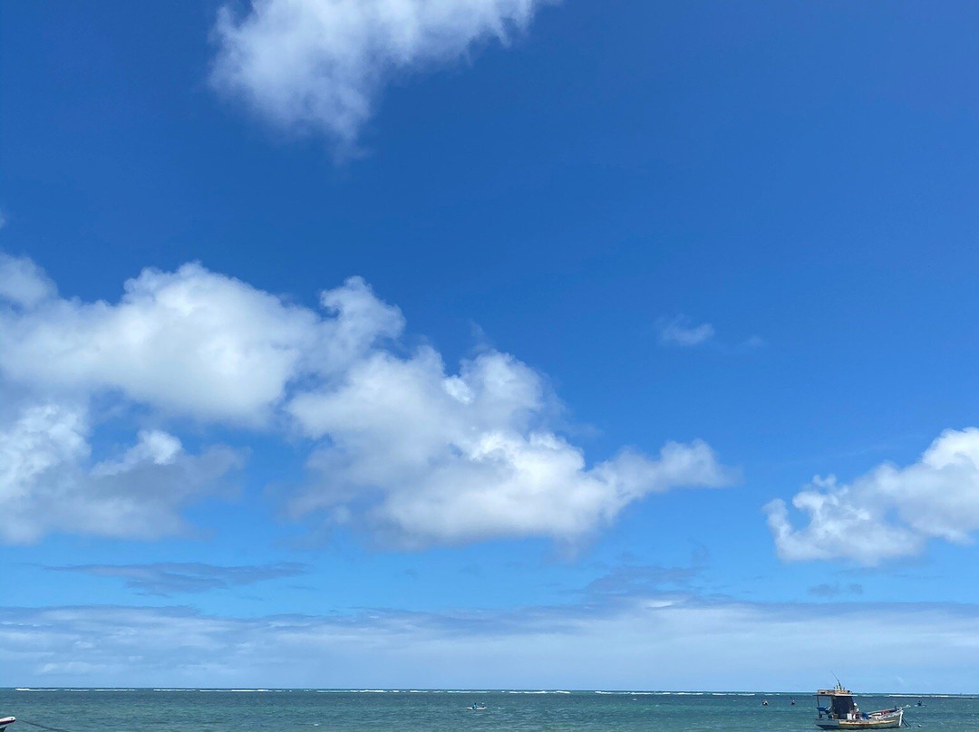 Praia de Candeias景点图片