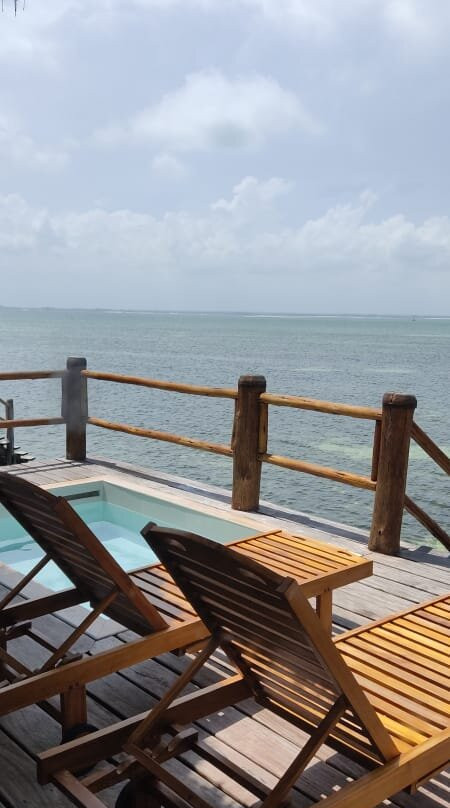 Isaraya Luxury Over Water Villas主图