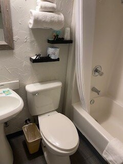 Deep Water Inn主图