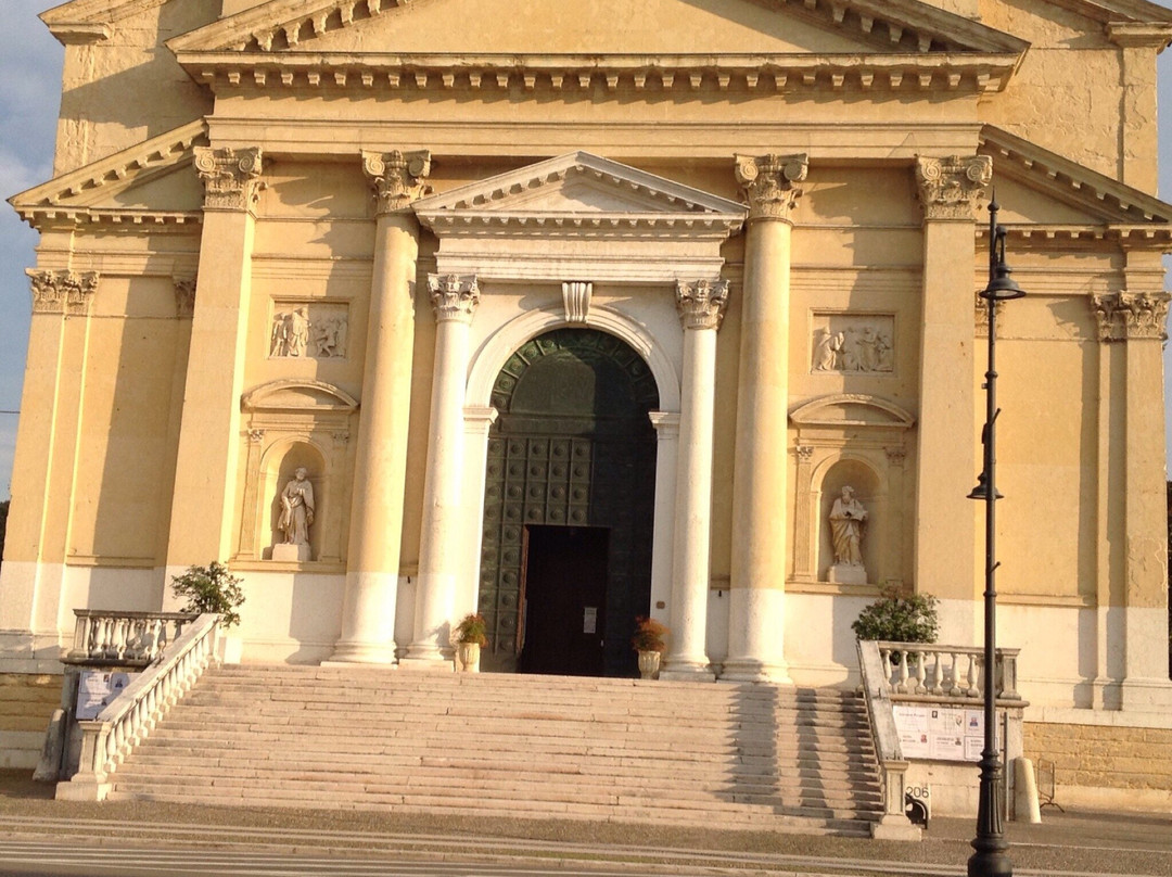 Chiesa dei Santi Pietro e Paolo景点图片