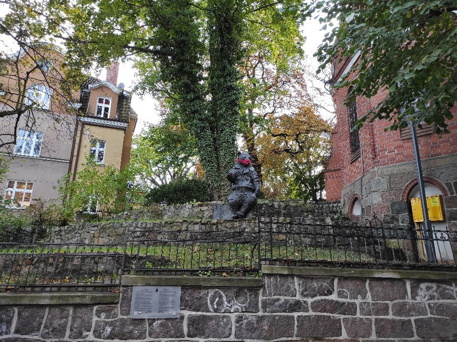 Niedźwiedź Żołnierz景点图片
