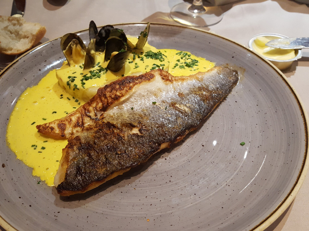 La Mere Champlain Hotel Restaurant主图