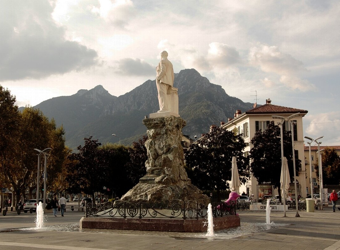 Monumento a Mario Cermenati景点图片