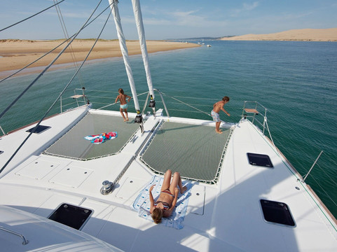 Board a Boat-拿骚必去景点