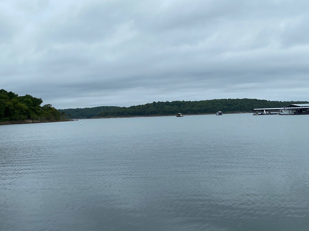 Bull Shoals Lake Boat Dock景点图片