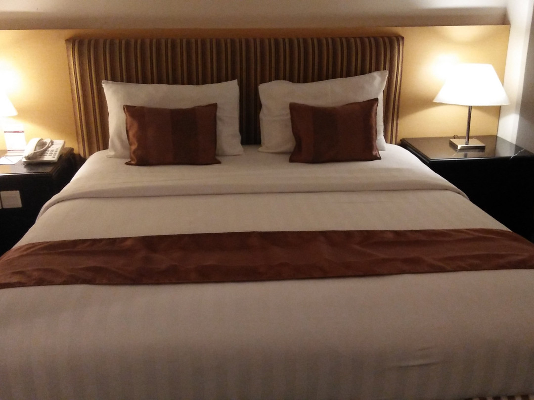 岩石广场酒店主图