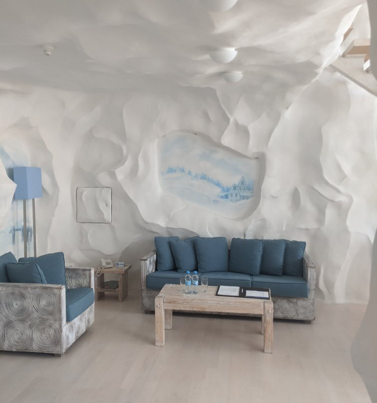 Tsunami Spa Hotel主图