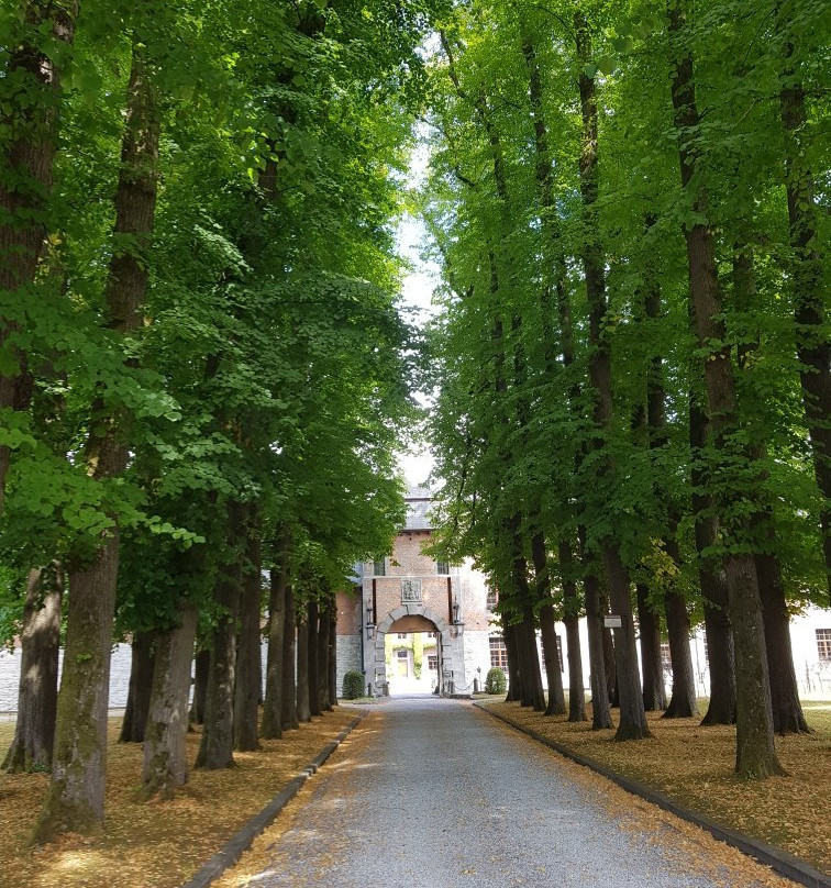 Chateau de Bioul-Anhée必去景点