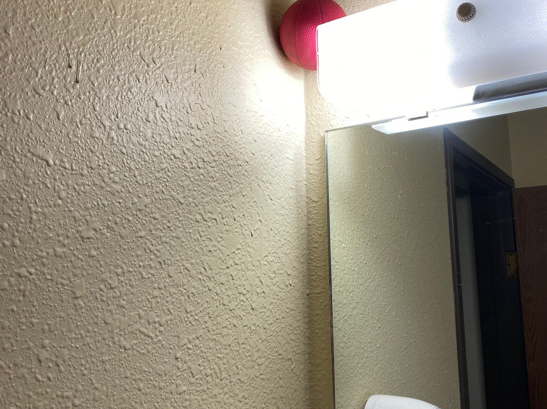 卡农城速 8 酒店主图