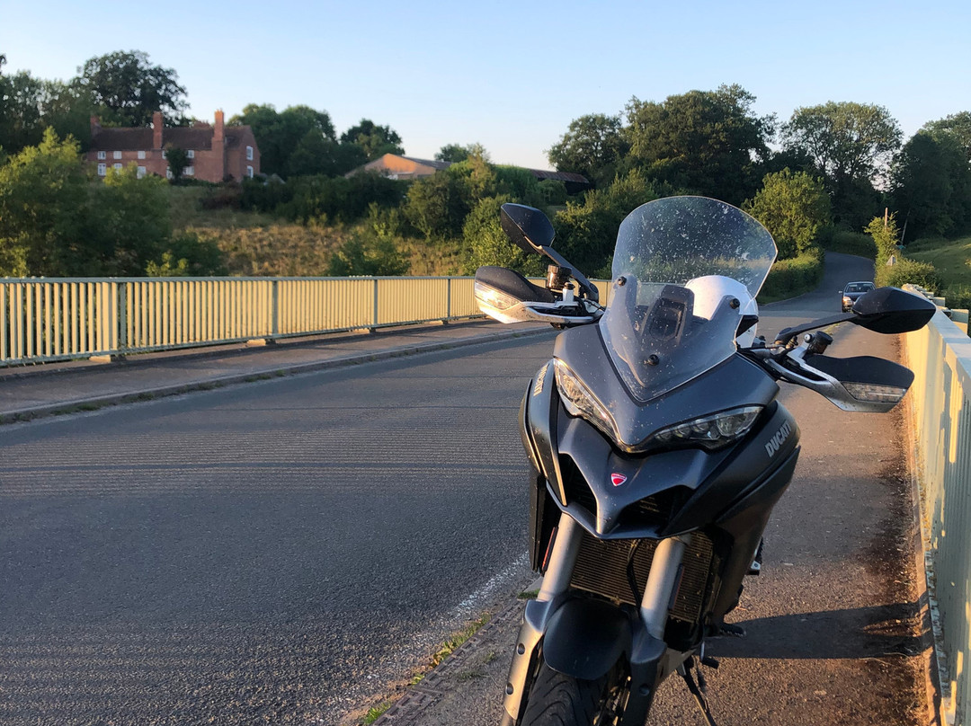 Spyder Motorcycles Rental-锡尔弗斯通必去景点