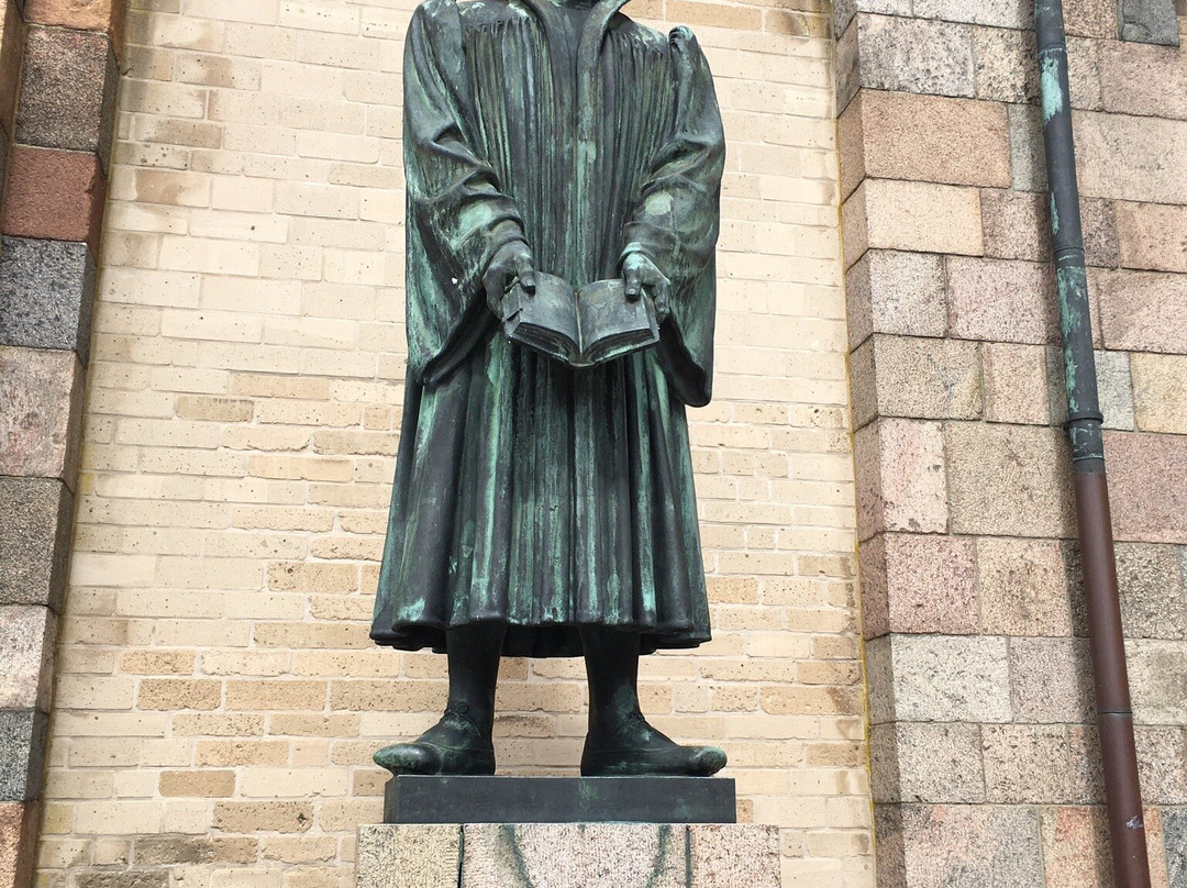 Statue Hans Tausen景点图片