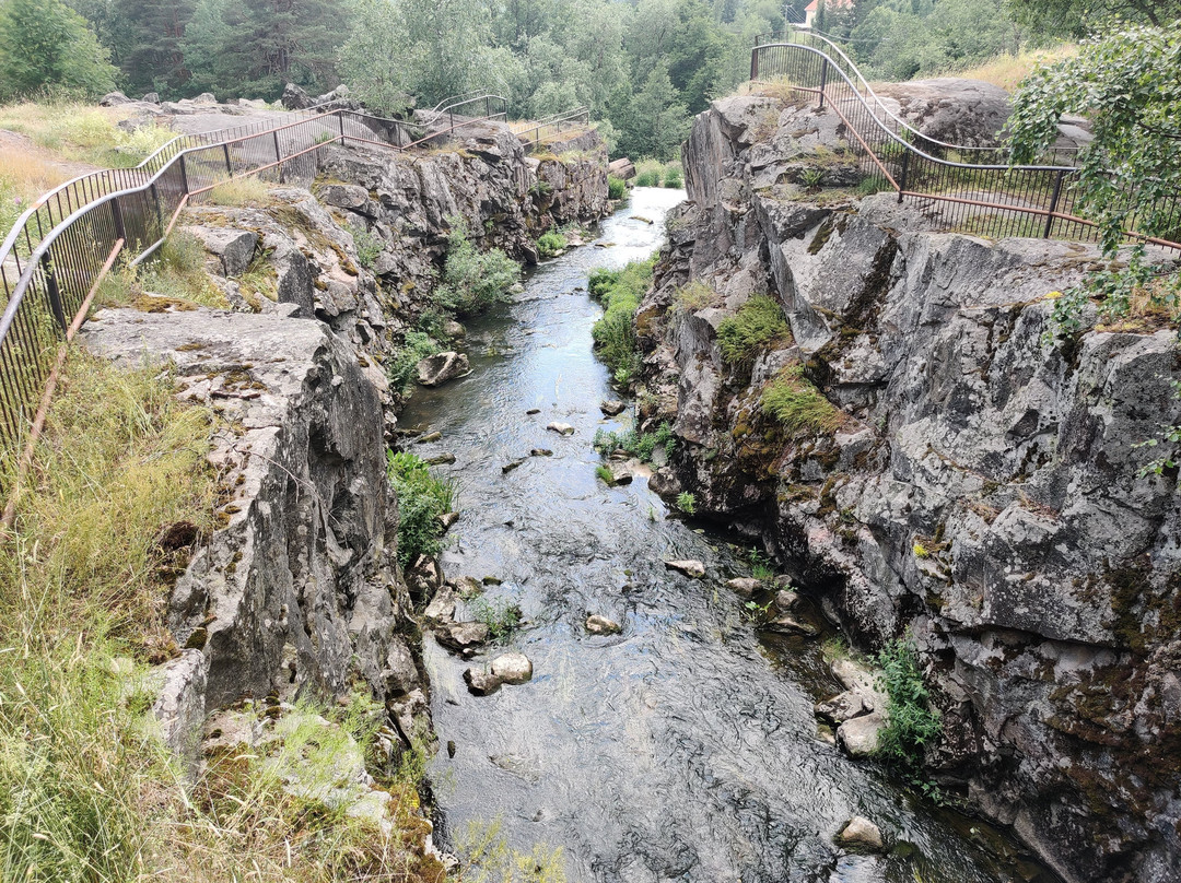 Kuhakoski Waterfall景点图片