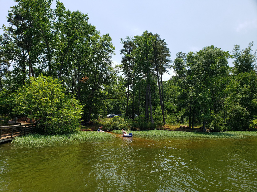 Badin Lake景点图片